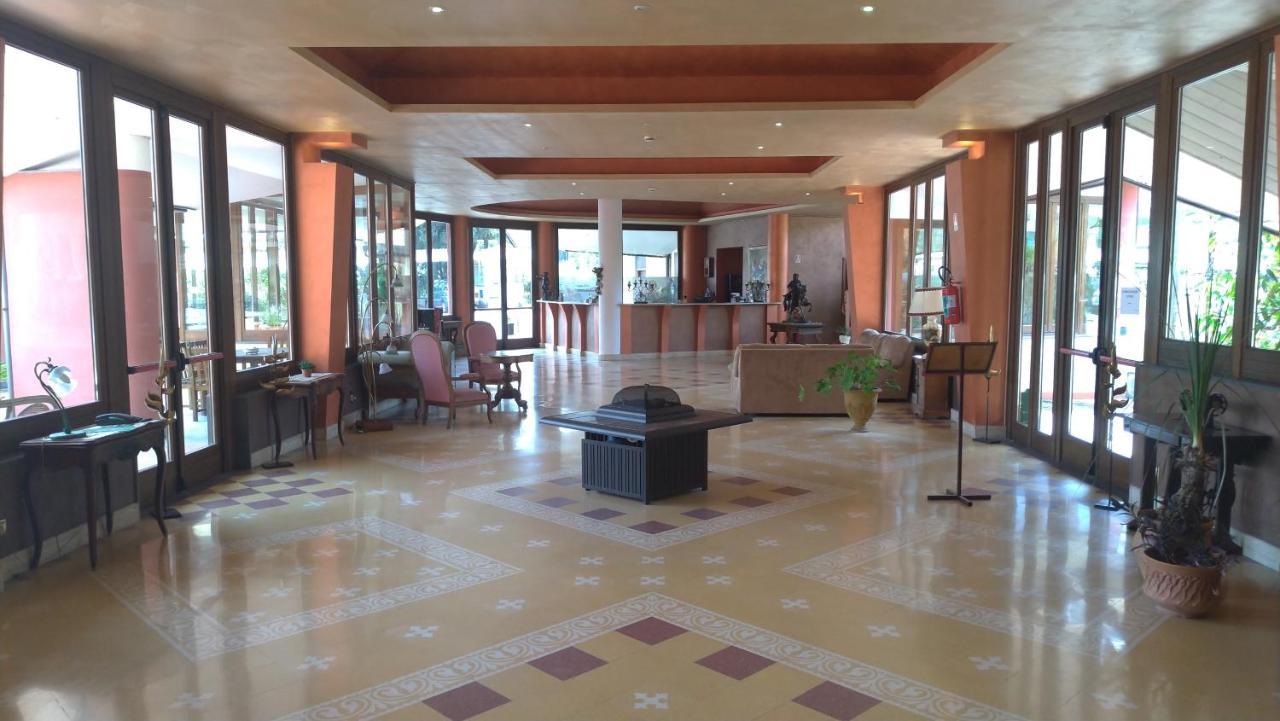 Ares Hotel San Giovanni La Punta Esterno foto